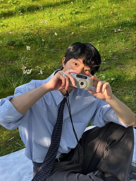 Spring picnic, Casual chic, Digital camera Black Hair Anime Guy, Picnic Pictures, Spring Picnic, Birthday Fits, Skiing Outfit, Men's Korean Style, Male Poses, Dinner Outfits, Man Photo