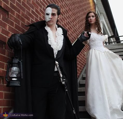 Dracula And Bride Costume, Couple Halloween Costumes Phantom Of The Opera, Gothic Couple Halloween Costume, Gothic Couples Costumes, Iconic Couples Halloween Costumes, Emo Couples Costume, Dracula Couple Costume, Phantom Of The Opera Couple Costume, Phantom Of The Opera Outfit Ideas