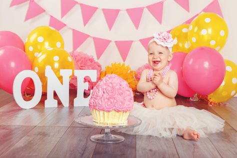 Yellow Cake Smash, Pink And Yellow Cake, Cake Smash Ideas, Cakes Photography, Sunshine First Birthday, Paris Birthday, Cake Smash Photos, Yellow Cake, Pink Party