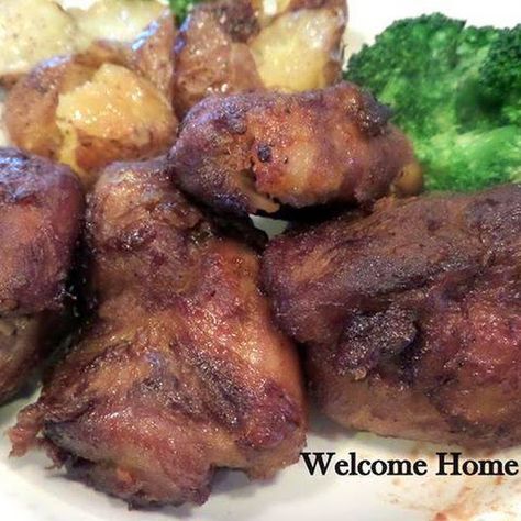 Slow Cooked Pork Wings Pig Wings Recipe, Pork Wings, Pork Shanks, Pork Loin Recipe, Smoked Pork Loin, Beef Tenderloin Roast, Ninja Cooking System, Lunch Catering, Slow Cooked Pork