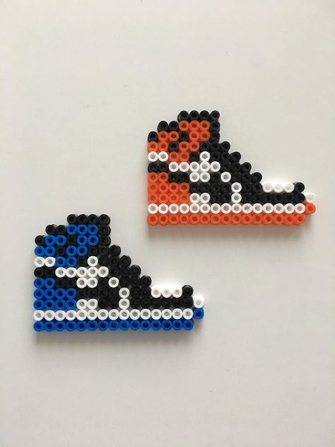 Jordan Perler Beads, Nike Perler Beads, Iron Beads Ideas Cute, Hama Pearls Ideas, Hama Bead Ideas, Cute Perler Bead Ideas, Hama Bead Designs, Pisla Ideas, Easy Perler Beads