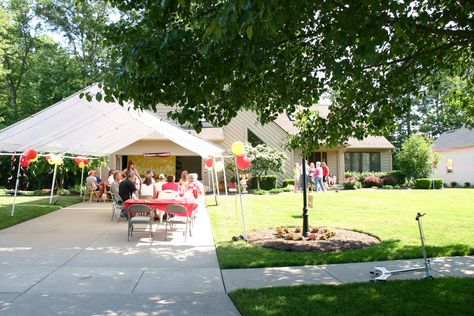 high school graduation party garage | Two huge carport tents that covered the entire driveway. Driveway Birthday Party Ideas, Driveway Party Set Up, Driveway Party Ideas, Driveway Party, Party Garage, Unicorn Baby Shower Theme, Sneaker Party, Cabinets Colors, Garage Party