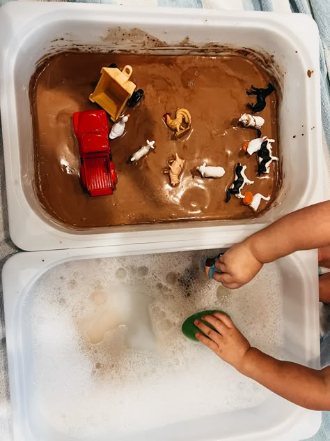 Sensory Activities 2 Year, Sensory Bin Sand, Sensory Bin For 3 Year, 2 Year Sensory Bin Activities, Ideas For Sensory Bins, Dollar Store Sensory Bins Preschool, Sensory Bins For 2 Year, Woodland Sensory Bin, Activity Bins For Toddlers