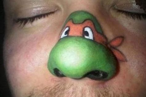 I Like Turtles (A Little Too Much) - tattoos gone wrong - really really wrong... Ninja Turtle Face Paint, Bad Face Tattoos, Tattoos Turtle, Ninja Turtle Tattoos, Tattoos Gone Wrong, Unusual Tattoo, Tattoo Fails, Turtle Tattoo, Weird Tattoos