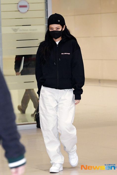 160123 Jennie Icn Airport Jennie Stage, Jennie Ruby Jane, Jennie Style, Kpop Fits, Ruby Jane, Bratz Inspired Outfits, Icn Airport, Blue Ivy, Airport Fashion