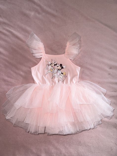 Mickey Mouse Birthday Outfit, Disney Tutu, Minnie Mouse Birthday Outfit, 1 St Birthday, Tutu Pink, Outfits Pastel, Disney Dress, Mickey Mouse Minnie Mouse, Disney Things