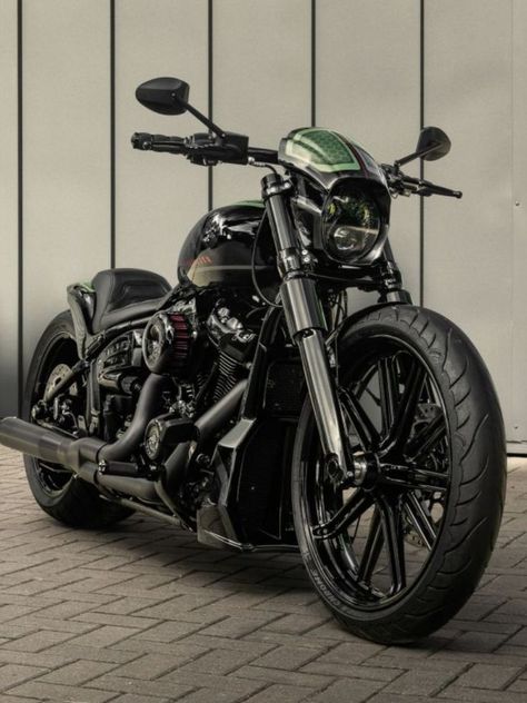 Harley-Davidson FXBRS Breakout 114 by Killer Custom Harley Davidson Touring Bikes, Harley Davidson Glide, Harley Davidson Breakout, Breakout Harley Davidson, Custom Motorcycles Bobber, Duke Bike, Touring Motorcycles, Beautiful Butterfly Photography, Motorcycle Ride