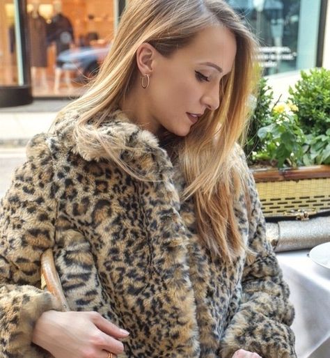 Cozy Holiday Coat #ShopTheLook #leopardprint #aliceandolivia #coat #cozycoat Leopard Print Fur Coat, Leopard Fur Coat, Fur Animal, Body Bra, Leopard Print Coat, Waistcoat Dress, Ankle Length Jeans, Jeans Cargo, Cardigan Sweater Dress