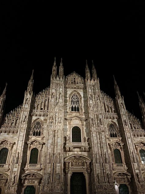 ˚ ༘♡ ·˚ aesthetic, italy, italy aesthetic, milan, duomo di milano, milan cathedral, sunny, sightseeing, architecture, night view Goth Architecture, Milan Duomo, Gothic Culture, Aesthetic Italy, Milan Cathedral, Dark Acadamia, Gothic Buildings, Gothic Castle, Gothic Cathedrals