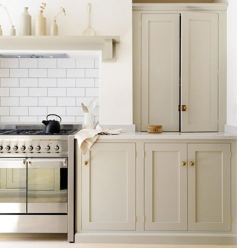 is this the next big kitchen trend? via @mydomaine Taupe Kitchen Cabinets, Kitchen Color Trends, Taupe Kitchen, Interior Design Minimalist, Devol Kitchens, Kabinet Dapur, Neutral Kitchen, Beige Kitchen, Painting Kitchen