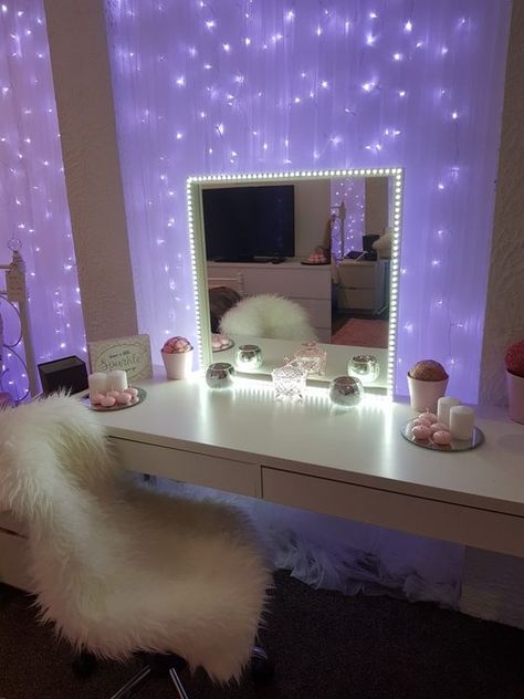 Light Up Your Life with Gorgeous String Lights Decorating Ideas Lighted Mirror, Dekorasi Kamar Tidur, Vanity Room, Glam Room, Makeup Rooms, Room Goals, Makeup Room, Decoration Inspiration, Decor Minimalist