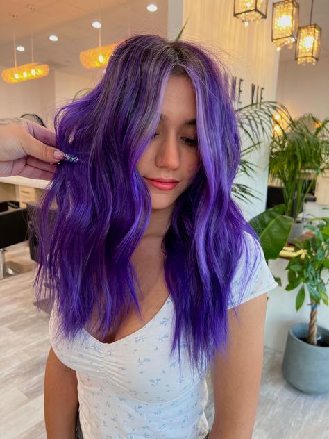 Deep Violet Hair, Rose Gold And Purple, Bright Purple Hair, Timeless Hair, Color Block Hair, Vivid Hair, Trendy Bob, Light Pink Hair, Split Dyed Hair