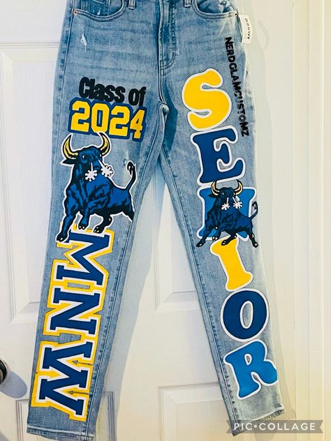 BUYER MUST PROVIDE THEIR OWN JEANS All artwork is hand painted. Design includes a total of 5 images on both pants legs.  Once payment is received, you will receive shipping address. Please allow 6 weeks for completion, starting from the date your jeans have been marked delivered. If you need it sooner, please message us to confirm availability. Rush fee $100 Homecoming Pants Idea, Hoco Jeans Ideas, Homecoming Pants Ideas Sophomore, Senior Year Outfits High Schools, Homecoming Pants Decorated, Senior Spirit Jeans, Homecoming Jeans Decorated, Hoco Jeans Painted, Spirit Jeans Ideas