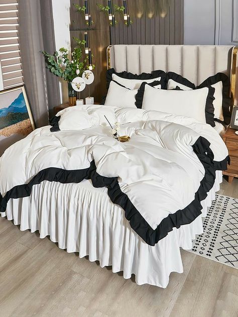 Bed Spreads Black And White, White Black Bedding Ideas, Black And White Bed Set, Elegant Black And White Bedroom, Black And White Bed Sheets, White And Black Bedding, French Themed Bedroom, Black And White Bed, Black And White Bedding