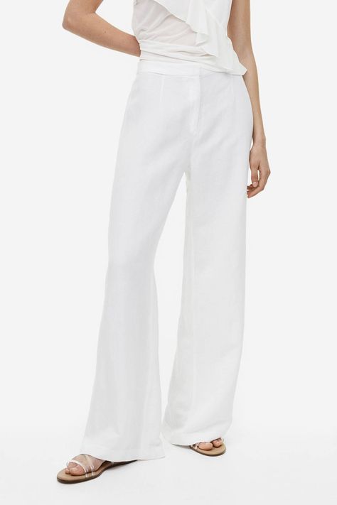 French and Italian Women Swear By White Trousers | Who What Wear Wide Leg Linen Trousers, White Slacks, Linen Drawstring Pants, Summer Fashions, All White Outfit, White Trousers, Linen Blend Pants, Italian Women, Warm Weather Outfits