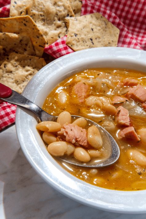 Ham And Bean Soup Recipes Pioneer Woman, Pioneer Woman Ham And Bean Soup, Pioneer Woman Soup Recipes, Chemo Recipes, Bean Bacon Soup, Navy Beans And Ham, Senate Bean Soup, Recipes Beans, Pioneer Recipes