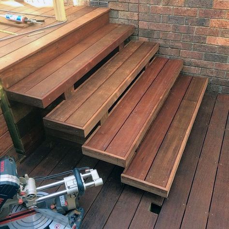 Top 50 Best Deck Steps Ideas - Backyard Design Inspiration Outdoor Steps Ideas, Wooden Steps Outdoor, Deck Steps Ideas, Deck Stairs Ideas, Platform Deck, Patio Stairs, Front Door Steps, Front Stairs, Patio Steps