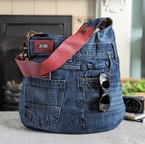 Denim Bag - Large Shoulder Tote Bag with Leather Strap and Ditsy Lining #recycledenim #recycleddenimbags #recycleddenimbagsdiy #recycledenimjeansideas Jean Sewing, Diy Jeans Bag Tutorial, Denim Recycle, Diy Jean Bag, Diy Bags Jeans, Jean Ideas, Mochila Jeans, Jeans Pattern, Sac Tote Bag