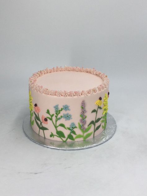 Wildflower Cakes Birthday, Wildflower Theme Cake, Wild Flower Birthday Cake, Wildflower Smash Cake Girl, Wild Flower Smash Cake, Wildflower Smash Cake, Floral Smash Cake, White Cake With Wildflowers, Mimi Birthday