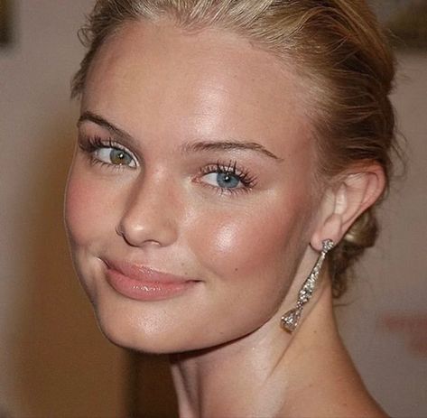 90s Soft Makeup, Fair Skin Makeup Blonde, Natural Makeup For Blondes Blue Eyes, Light Eyebrows Makeup, Low Contrast Makeup Blonde, Blue Eyes Blonde Hair Makeup, 90s Natural Makeup, Kate Bosworth Hair, Low Contrast Makeup