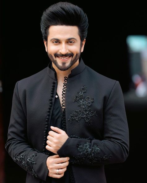 Hipster Outfits Men, Dheeraj Dhoopar, Beard Styles Short, Wedding Dresses Men Indian, Handsome Celebrities, Drawing People Faces, Wedding Dress Men, Dress Suits For Men, Hipster Outfits