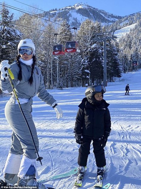 Kim Kardashian heads to Wyoming to ring in the New Year with Saint and North in the snow Celebrities Skiing, Kardashian Ski Outfit, Kanye West Kids, Snowboarding Aesthetic, Robert Kardashian Jr, Snow Season, Kim Kardashian Kanye West, Family Ski Trip, Cabin Trip