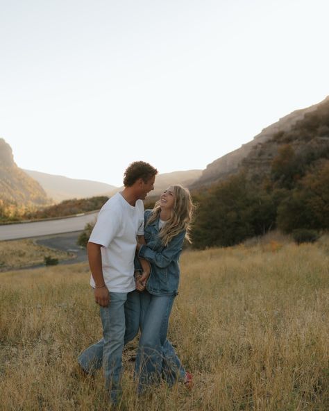 Just two people in love, running around in the mountains 🫶🏼 #couples #couplesphotoshoot #photography #couplesphotographer #love #engaged Couple In Nature Photo Ideas, Couple Shoot In Mountains, Engagement Photos Montana, Couples Photos Mountains, Aesthetic Couple Photo Ideas, Utah Couples Photography, Engagement Photo Ideas Winter, Engagement Photos In Mountains, Mountain Wedding Photography