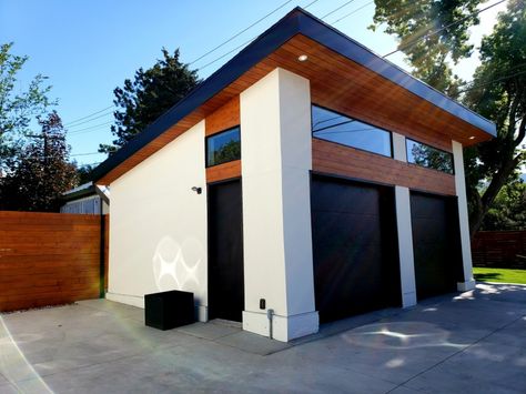 Slant Roof Garage, Modern Two Car Garage, Garage Greenhouse Conversion, Side Gate Design, Modern Detached Garage, Modern Garage Design, Adu Garage, Cottage Garage, Detached Garage Designs