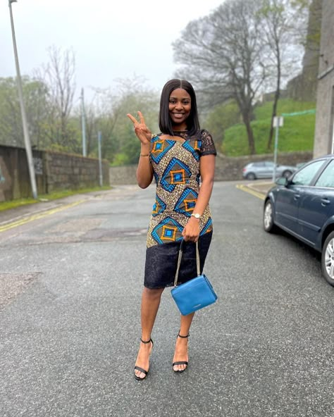 Latest Ankara straight gown Simple Gowns Ankara, Short Sleeve Ankara Dress, Simple Ankara Straight Dress Styles, Simple Styles For Ankara Gown, Office Ankara Dresses, Fitted Ankara Gown Styles, Ankra Fashions For Ladies, Latest Short Gown Ankara Styles For Ladies Simple, Short Ankara Gown Styles For Ladies