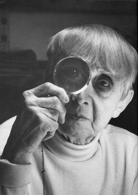 Hannah Höch, The Artist Who Wanted 'to show the world today as an ant sees it and tomorrow as the moon sees it' - Flashbak Raoul Hausmann, Hannah Hoch, John Heartfield, Dada Artists, Hans Richter, Tristan Tzara, Francis Picabia, Marcel Duchamp, Alfred Stieglitz