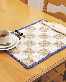 Christmas Crafts, Free Knitting Patterns, Free Crochet Patterns and More from FaveCrafts.com Crochet Checkered, Crochet Placemat Patterns, Crochet Placemats, Dishcloth Crochet Pattern, Placemats Patterns, Dishcloth Pattern, Crochet Kitchen, Crochet Dishcloths, Knitting Supplies