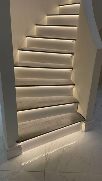 Outstanding stair lights using ALP-002 and low density led strip. Led Stairs Light, Light Up Stairs, Stairs Lighting Ideas, Concrete Bunker, Staircase Lighting Ideas, Stairs Lighting, Kitchen Led Lighting, Led Aluminum Profile, Led Profile