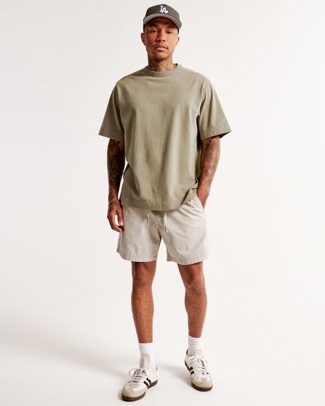 Men's A&F 6 Inch Court Short | Men's Bottoms | Abercrombie.com Hike Outfit Summer, Japan Summer Outfit, Abercrombie And Fitch Outfit, Abercrombie Outfits, Sporty Outfits Men, Beach Outfit Men, Japan Outfits, Abercrombie Men, Jean Short Outfits