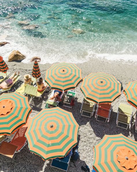 For the Love of Lidos: Italian Beach Clubs - Italy Segreta Italian Beach, Lucy Rose, Italian Beaches, Lido Beach, Italy Holidays, Couple Getaway, Dream Beach, Conde Nast Traveler, Conde Nast