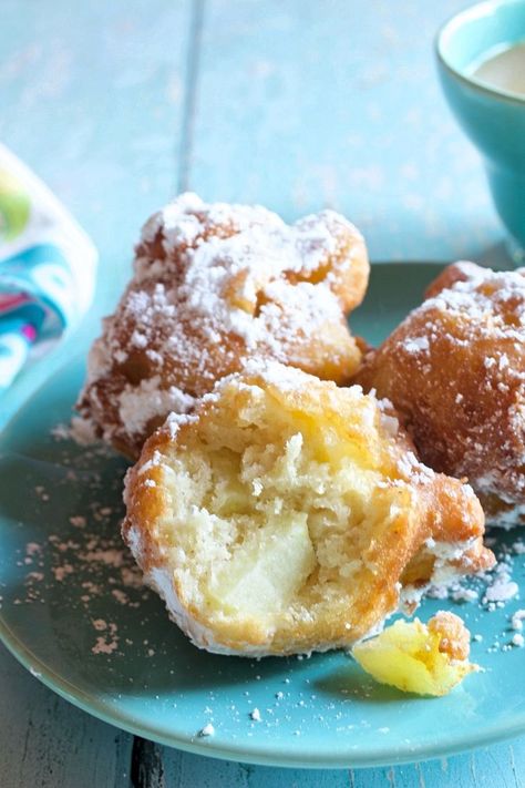 Apple fritters with chunks of apples and a dusting of powdered sugar on a blue plate. My Country Table, Doughnut Recipes, Scrumptious Food, Country Table, Berries Recipes, Apple Fritters, Apple Desserts, Breakfast Brunch Recipes, Sharing Board