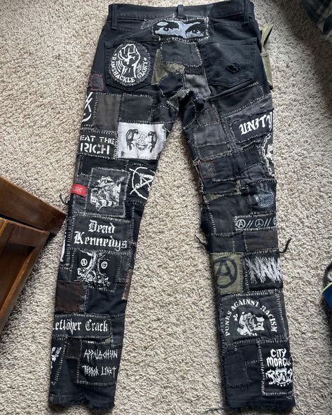 Punk Bleached Jeans, Jeans With Patches Aesthetic, How To Make Crust Pants, Crust Pants Diy, Goth Patch Pants, Grunge Patch Pants, Crust Punk Pants Diy, Patch Pants Punk Ideas, Diy Goth Pants