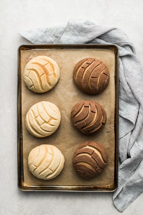 Conchas (Mexican Sweet Bread) - Isabel Eats {Easy Mexican Recipes} Conchas Recipe Easy, Chocolate Conchas, Concha Recipe, Conchas Recipe, Conchas Pan, Easy Mexican Recipes, Mexican Sweet Bread, Bread Calories, Mexican Bakery