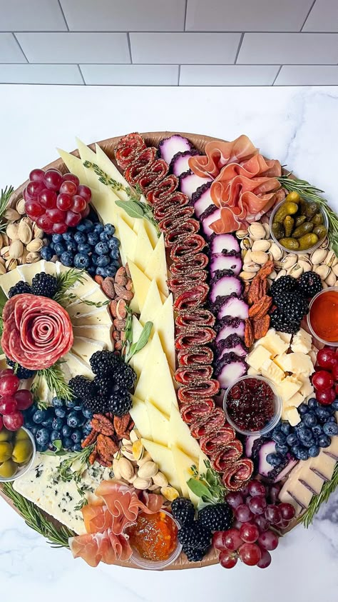 Packaged Charcuterie Board, Large Circle Charcuterie Board, Expensive Charcuterie Board, Large Round Charcuterie Board Ideas, Charcuterie Board Map, Large Round Charcuterie Board, Fairy Charcuterie Board, Bridal Charcuterie Board, Fancy Charcuterie Board