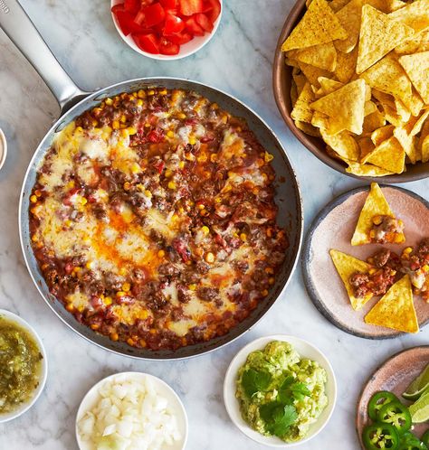 Skillet Nachos Recipe, Tortilla Chips Homemade, Nacho Dips, Tortilla Chip Dip, Nacho Bar Ideas, Salsa Recipe With Fresh Tomatoes, Nachos In Oven, Skillet Nachos, Mexican Cheese Blend