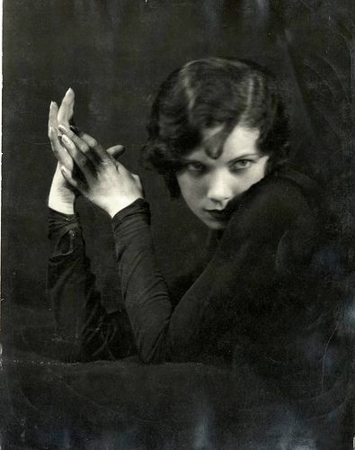 Tilly Losch dancer Istoria Artei, Portrait Vintage, Finger Waves, Poses References, Photo Vintage, Vintage Portraits, White Photo, Photo Reference, Vintage Photographs