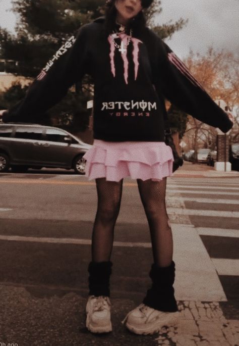 Pink And Black Fashion, Ghotic Pink, Pink Alternative Aesthetic, Pink Goth Clothes, Hot Pink Aesthetic Outfits, Pink Egirl Outfits, Pink Goth Fashion, Alternative Fashion Pink, Pink Egirl Fashion