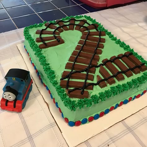 3 Train Cake, Train Track Cake, Train Track Birthday Cake, Thomas The Tank Engine Party Food, Easy Train Cake, Easy Diy Train Cake, Train Party Cake, Simple Train Cake, Diy Train Cake