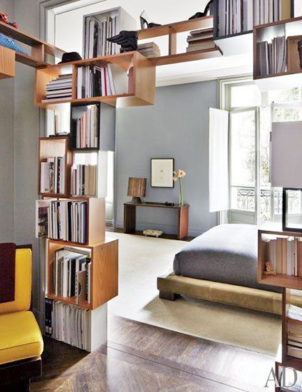 . Open Bookshelves, Apartment Renovation, Bookshelves Diy, Home Libraries, Mid Mod, Book Shelves, Design Del Prodotto, Book Case, Celebrity Houses