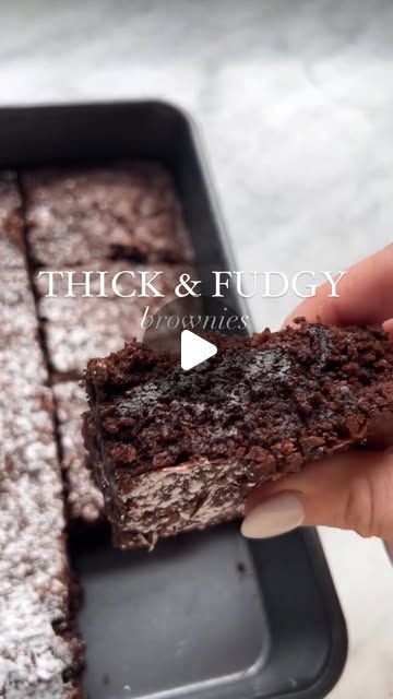 Jackie | Seasonal Recipes • Hosting • Everyday Living on Instagram: "These brownies are INSANE! This mix of boxed brownies will give you the thickest, fudgiest 😂 brownies you’ve ever had! Pillsbury Choclate Fudge (family size) & Ghirardelli Chocolate supreme.  I mix the boxes according to the back of the boxes into one big bowl together including chocolate syrup packet. I grease a 9x13 pan with Crisco and pour the wet mix in. Bake at 325 for 45 mins (check with a toothpick at around 40 mins). You’ll LOVE these! Be prepared to bring brownies to every event after making these!!⁣
⁣
⁣
 #brownielovers #brownierecipe #fudgebrownies #brownie #ilovebrownies" Best Dessert Bars, Choc Brownies, Boxed Brownies, Choc Fudge, Carb Breakfast Ideas, Low Carb Breakfast Ideas, Sweet Potato Pie Southern, Baking Dessert Recipes, Sweets To Make