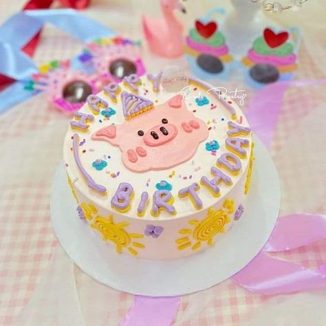 Piggy Cake, Cake For Boyfriend, Korean Cake, Pig Cake, Cake Walk, Crazy Cakes, Pretty Birthday Cakes, Cute Birthday Cakes, Dessert Decoration