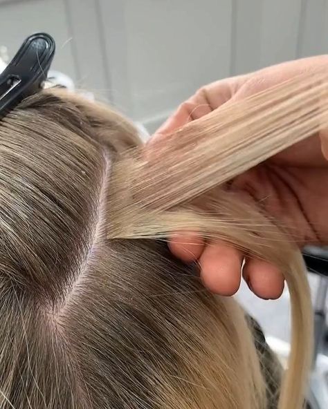 This Invisi® tape transformation😍 [Video] | Tape in hair extensions, Professional hair extensions, Hair extensions for short hair Invisible Tape In Hair Extensions, Best Tape In Hair Extensions, Hair Extension Tips And Tricks, Hair Extensions Tutorial, Hair Ext, Diy Hair Extensions, Professional Hair Extensions, Tape Extensions, Tape Ins