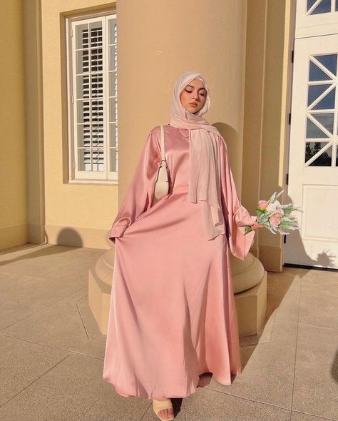 Pink Hijab Outfit, Hijabi Summer, Nails Selfie, Hijab Trend, Pink Hijab, Hijab Inspiration, Muslimah Wedding, Stile Hijab, Hijab Trends