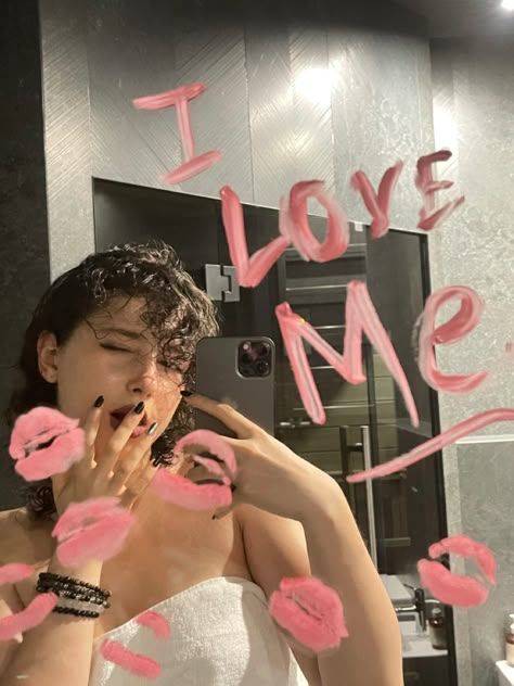 Mirror selphie mirror kisses i love me💖✨ Valentines Mirror Pic, Lipstick Kiss Mirror Selfie, Valentines Pictures Aesthetic, Mirror Kisses Aesthetic, Lipstick On Mirror Photoshoot, Kiss On Mirror Lipstick, Lipstick Mirror Photoshoot, Kiss Mirror Selfie, Valentines Instagram Pictures