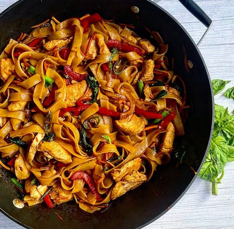 Healthy Drunken Noodles (Pad Kee Mao) | Lite Cravings | Healthy Recipes Healthy Drunken Noodles, Keto Drunken Noodles, Drunken Noodles Thai Authentic, Chicken Drunken Noodles, Pad Kee Mao Recipe, Chef Bai, Lite Cravings, Thick Rice Noodles, Pad Kee Mao