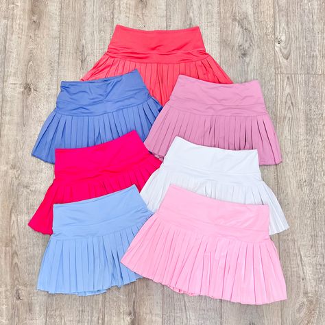 These will go fast!🔥💗😍 Pink Gold Hinge Skirt Outfit, Goldhinge Skirt Outfit Ideas, Gold Hinge Skirt Outfit, Gold Hinge Skirt, Preppy Skirt, Preppy Clothes, People Clothes, Tennis Skirts, Casual Preppy Outfits